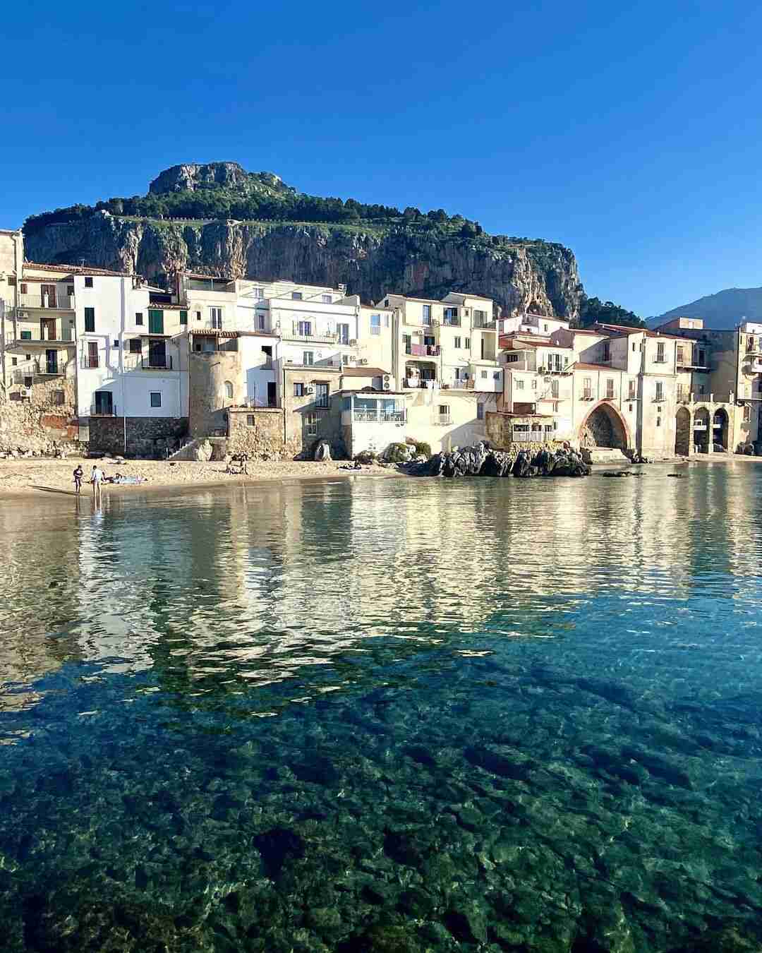 Cefalu walking tour in english with local guide